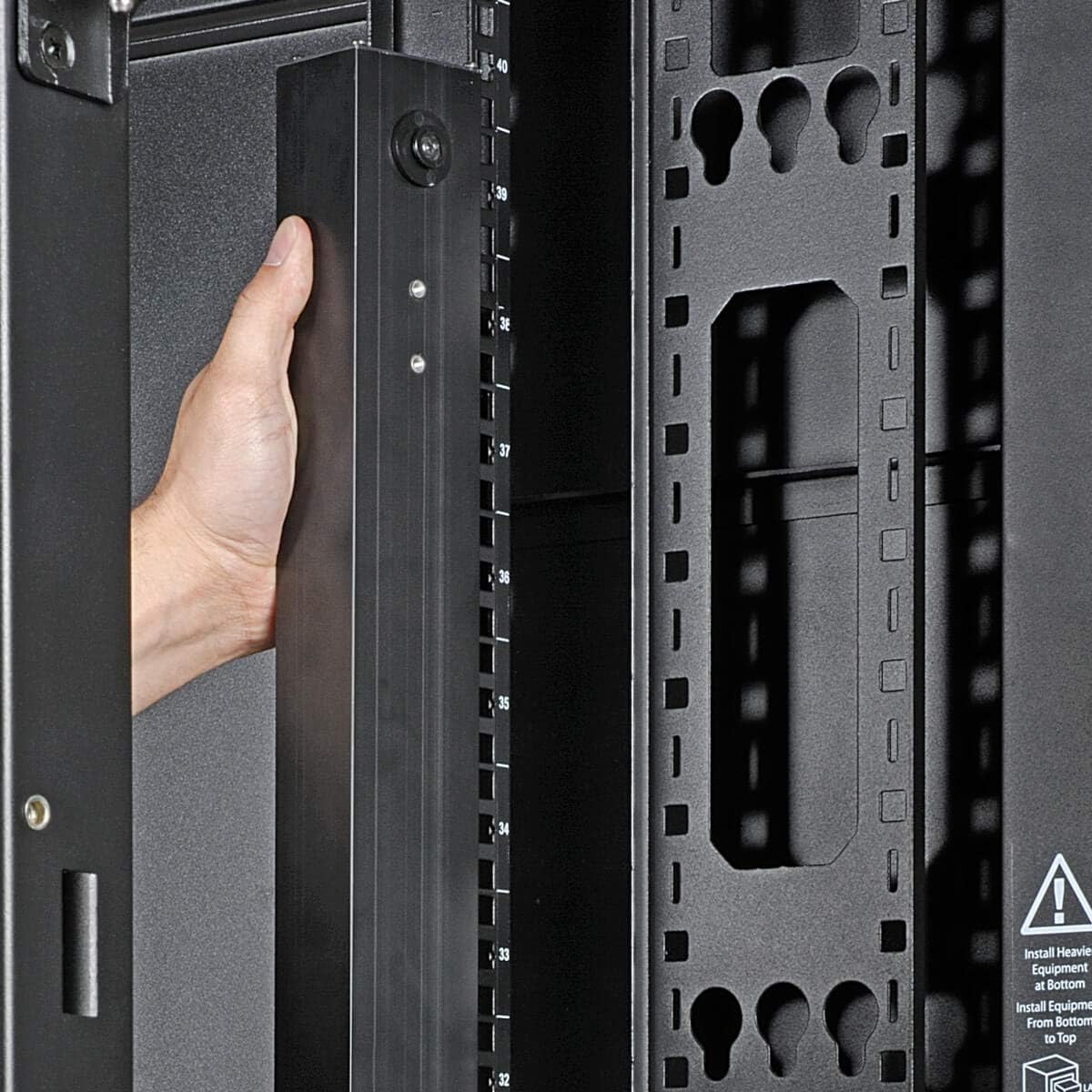 Tripp Lite PDU Basic 32 C13 6 C19 3.3/3.8kW 208/240V L6-20P 10ft Cord 0URM (PDUV20HVL6-72)